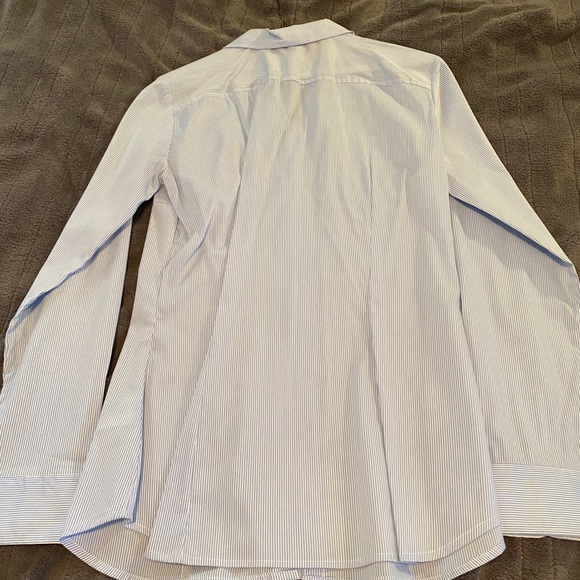 BUNDLE OF 3 - Women’s Button Down Shirts - Picture 11 of 13